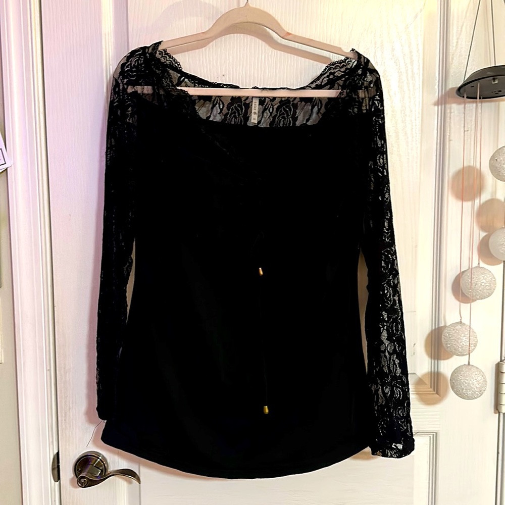Black top. lace long sleeve. WomensLarge